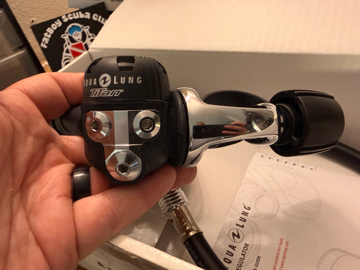 AQUALUNG TITAN REGULATOR – NEW OLD STOCK
