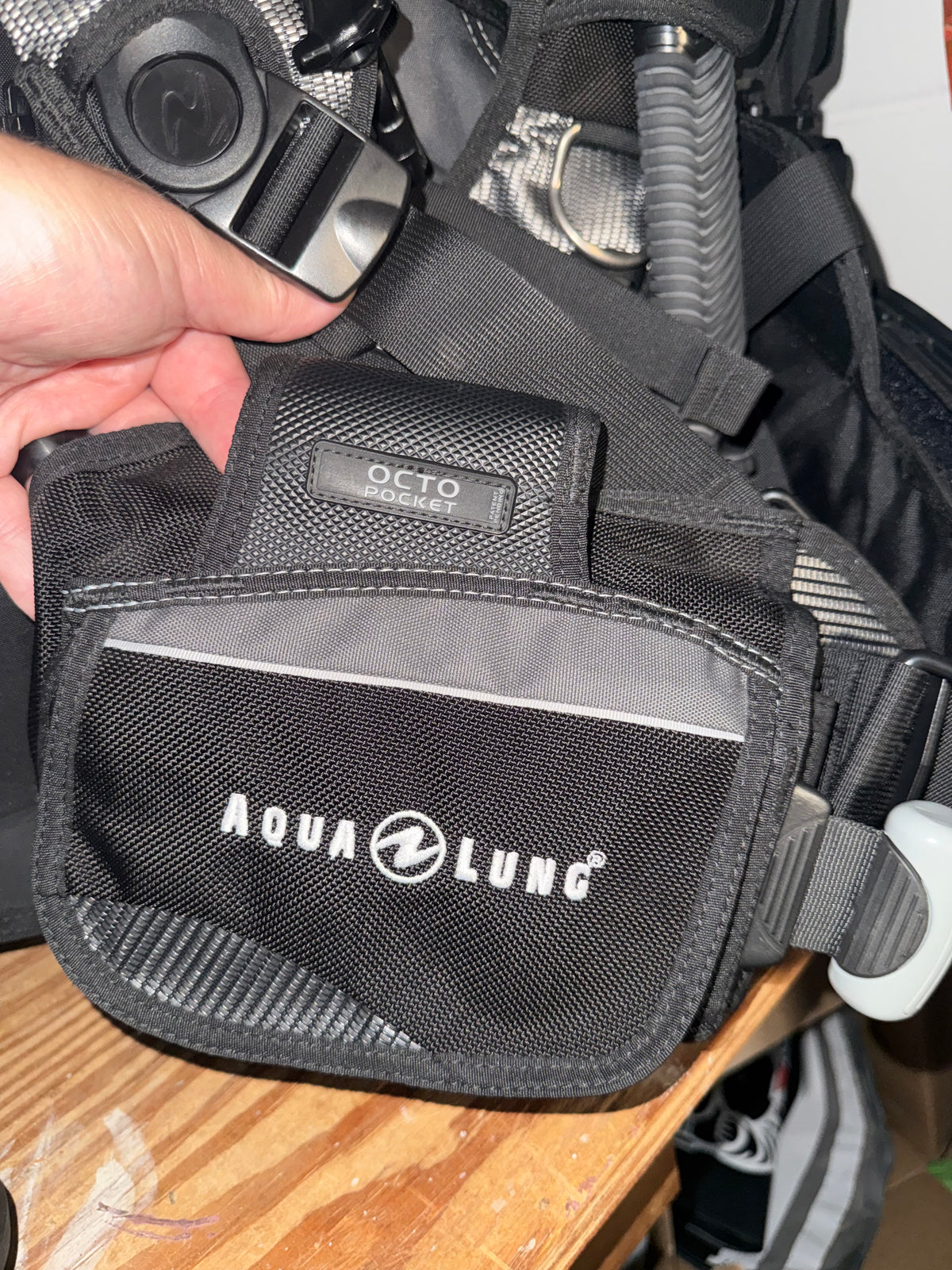 Like New Aqualung Dimension BCD with Dive Knife- Med